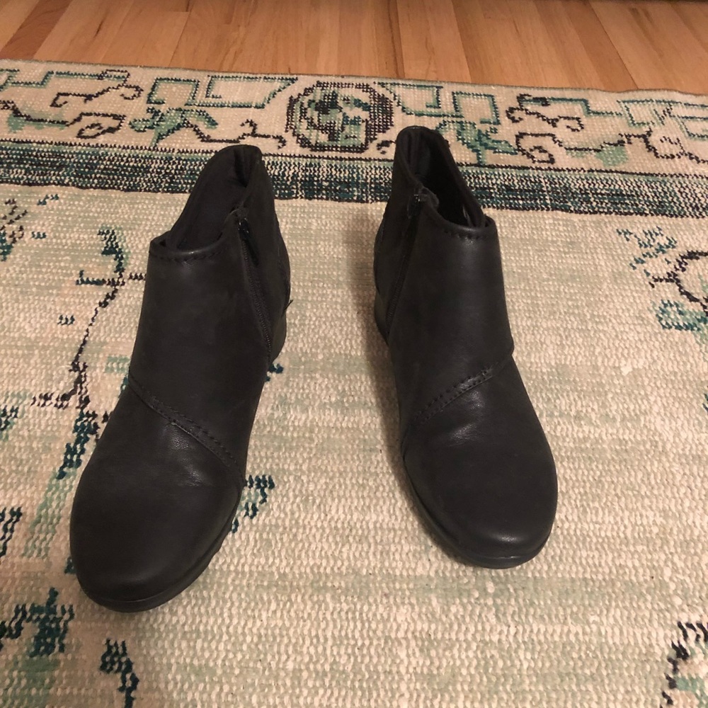 Clarks Cloudsteppers Black Booties - image 3